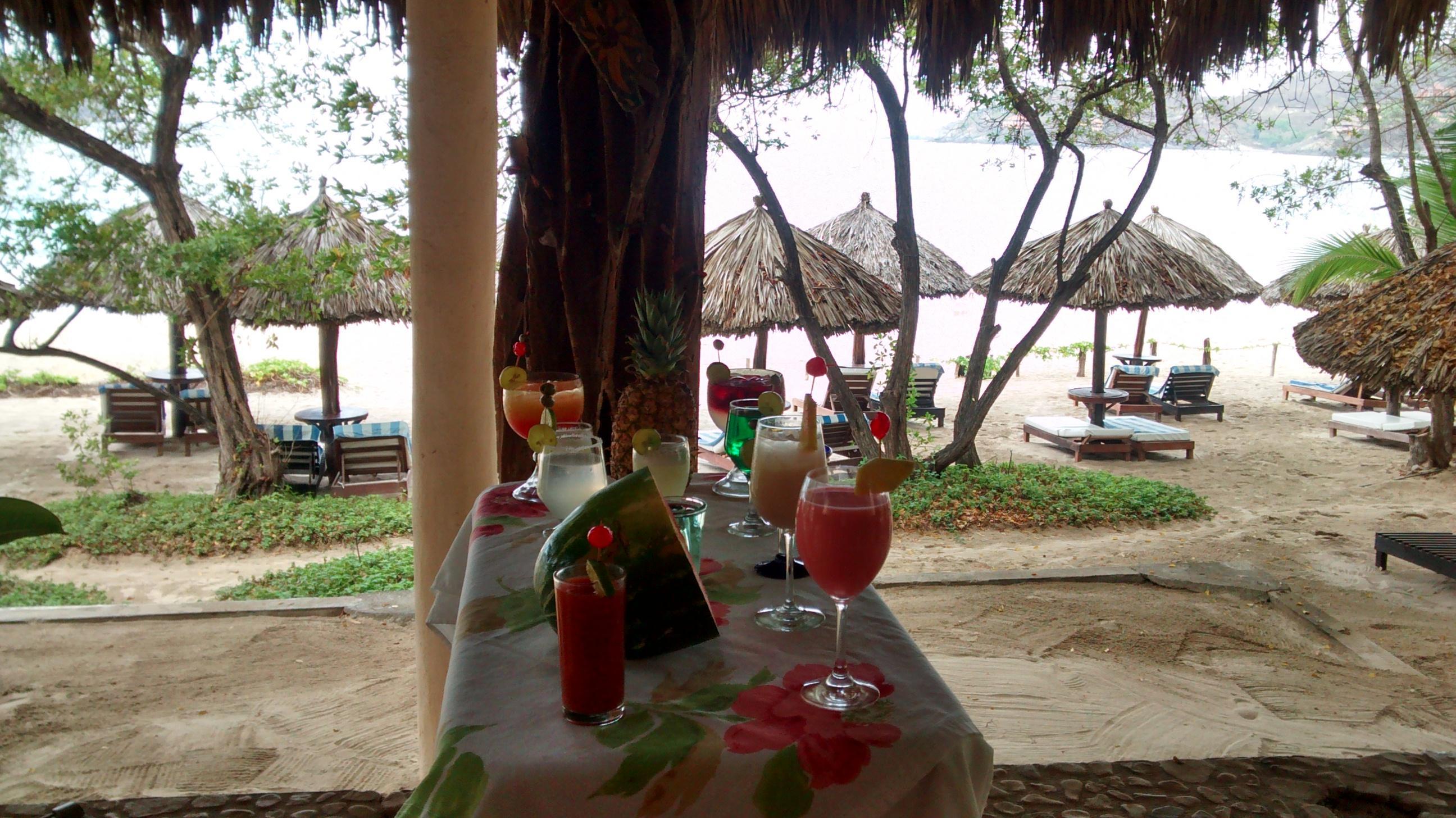 Hotel Catalina Beach Resort Zihuatanejo Exteriör bild