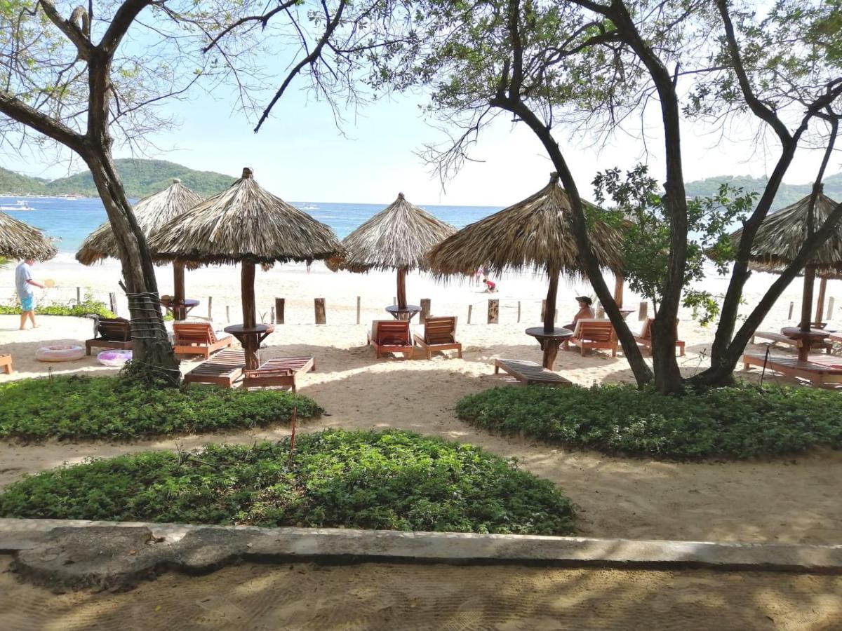 Hotel Catalina Beach Resort Zihuatanejo Exteriör bild