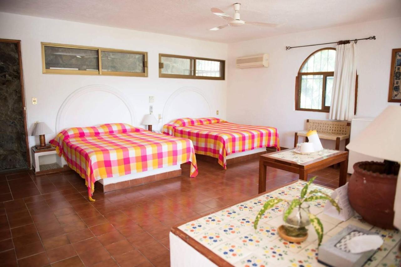 Hotel Catalina Beach Resort Zihuatanejo Exteriör bild