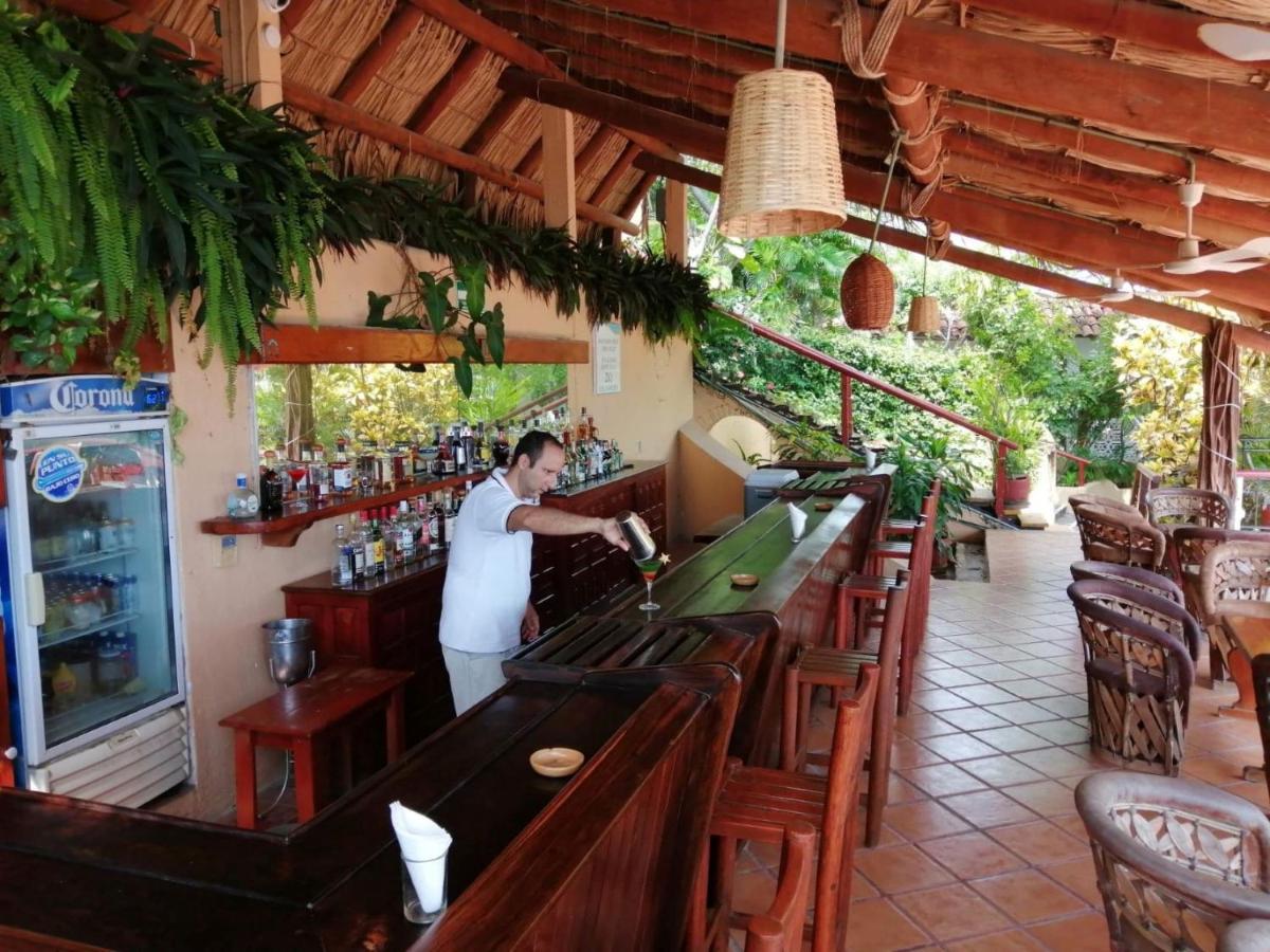 Hotel Catalina Beach Resort Zihuatanejo Exteriör bild