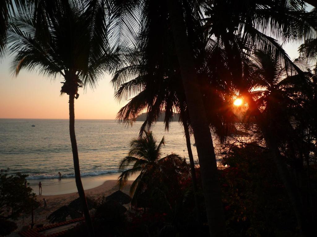 Hotel Catalina Beach Resort Zihuatanejo Exteriör bild